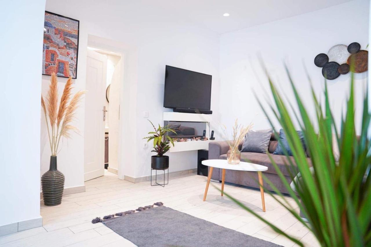 Sunstone Apartment ثيرا المظهر الخارجي الصورة